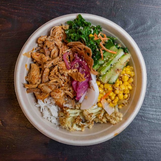R2) Red Curry Chicken Rice.