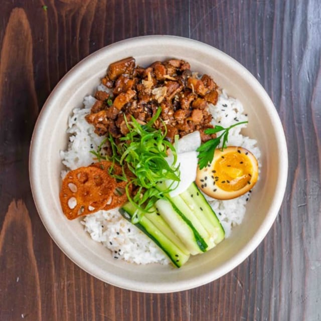 R1) Taiwanese Lu Rou Rice.